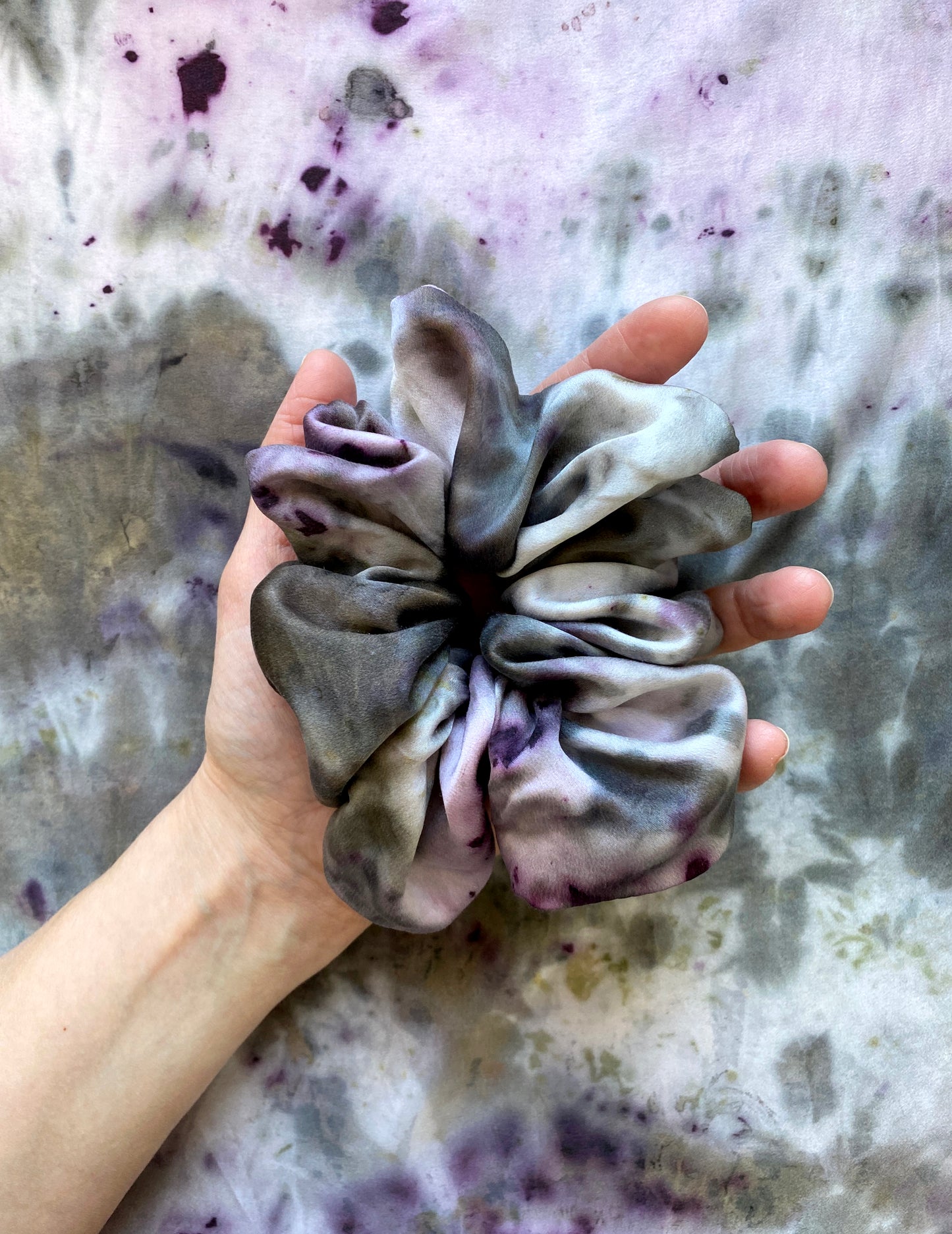 DECAY SCRUNCHIE #23